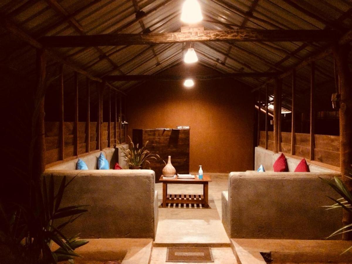 Chena Huts Eco Resort Sigiriya Buitenkant foto