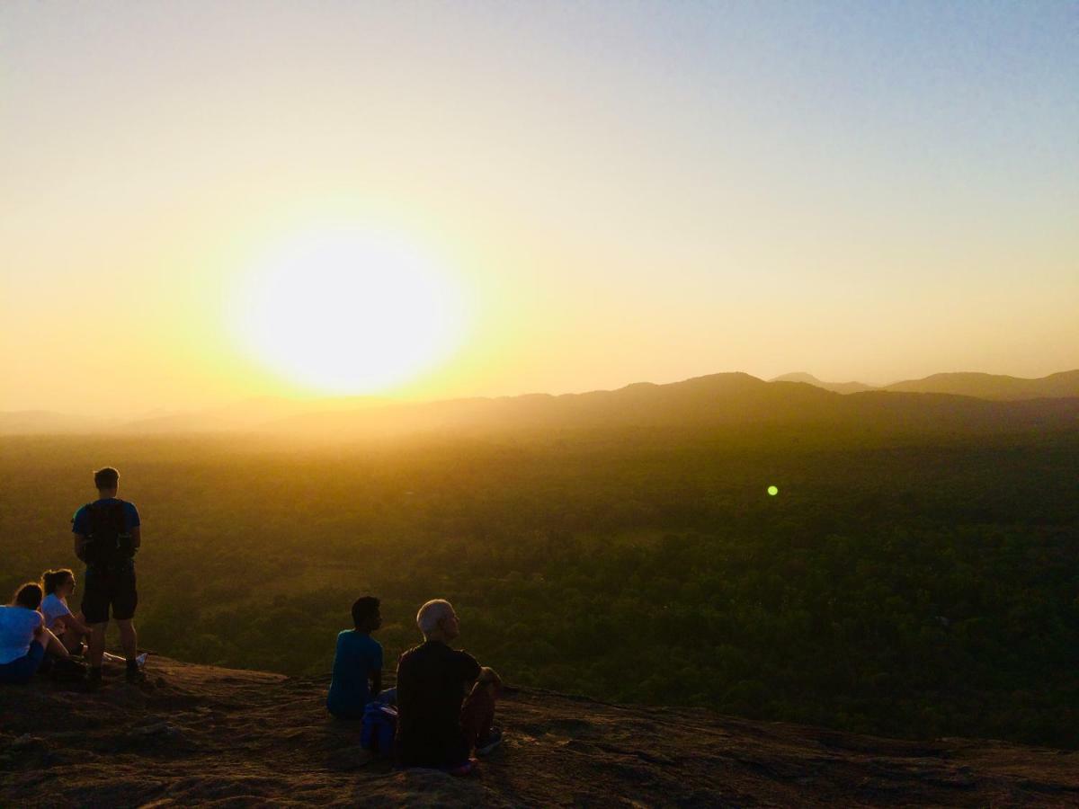 Chena Huts Eco Resort Sigiriya Buitenkant foto