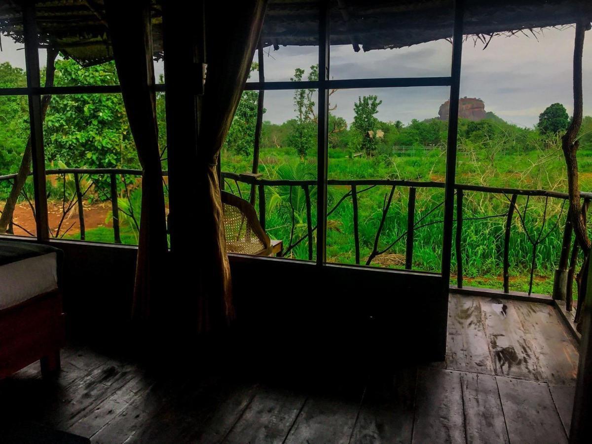Chena Huts Eco Resort Sigiriya Buitenkant foto